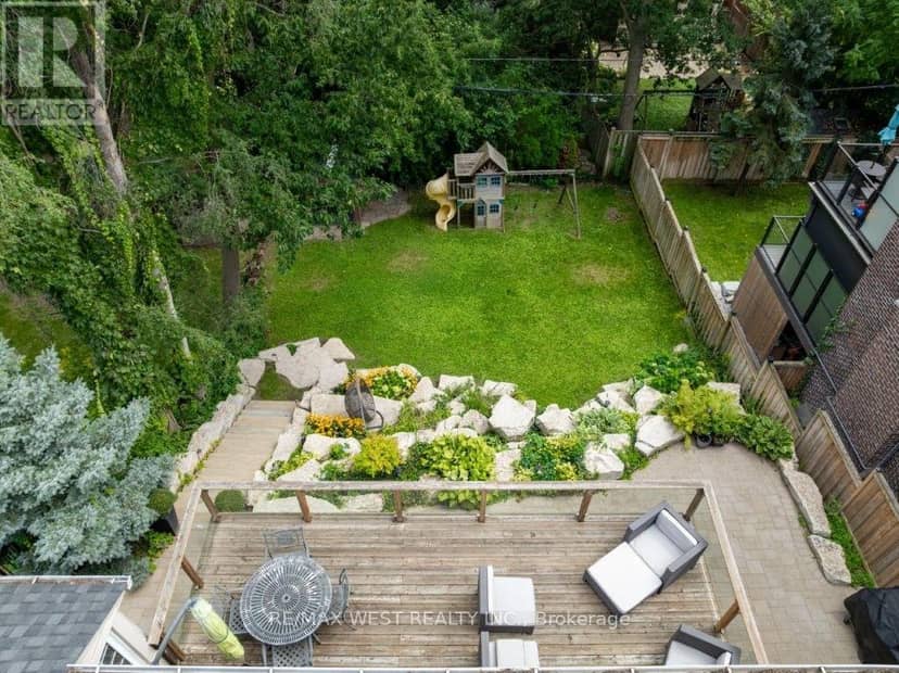 4653 Dundas Street W, Toronto, photo 3