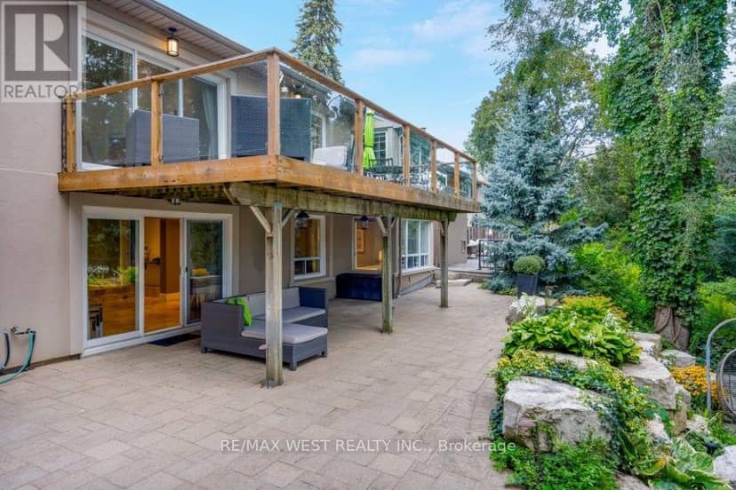4653 Dundas Street W, Toronto, photo 4