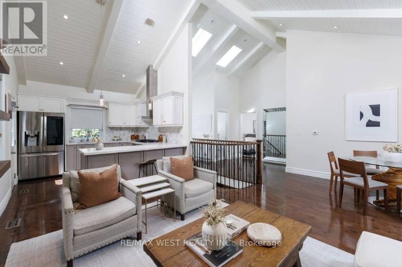 4653 Dundas Street W, Toronto, photo 5