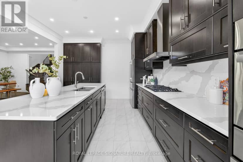 1493 Ford Strathy Crescent — photo 10 of 30