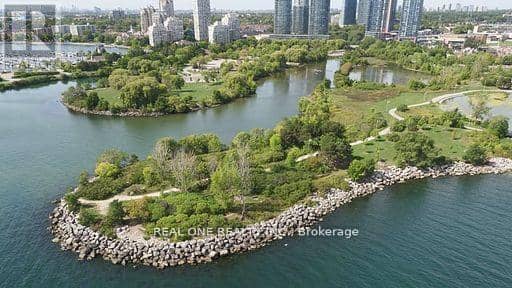3203 - 2200 Lakeshore Boulevard W — photo 6 of 21