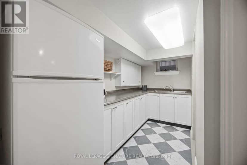 2 Wembley Avenue — photo 38 of 40