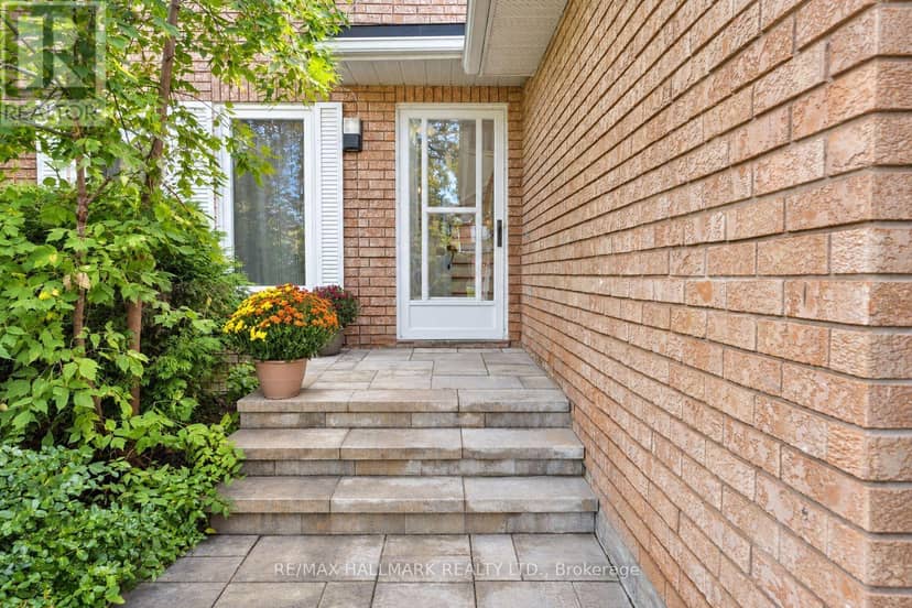 14 Crawford Rose Drive, Aurora, photo 2