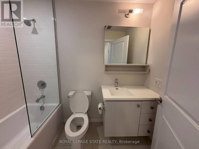 309 - 40 Esplanade Lane — photo 10 of 17