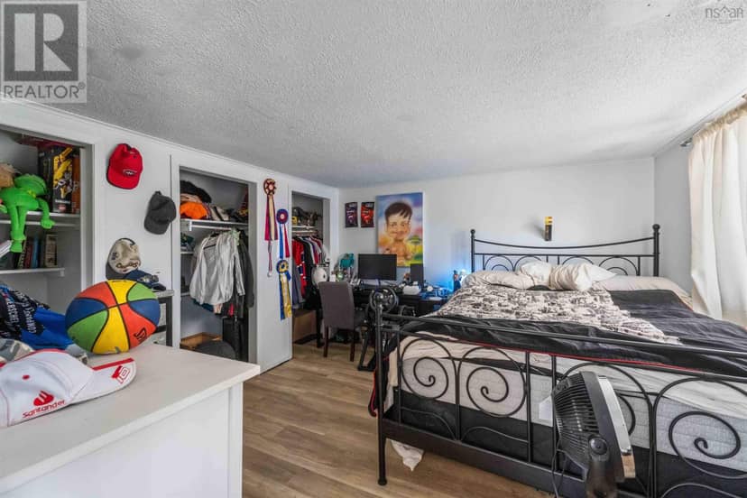 8960 Highway 101 — photo 19 of 40