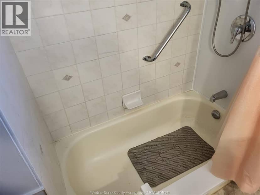 69 Wilder South - Mobile Home Only, Lakeshore, photo 5