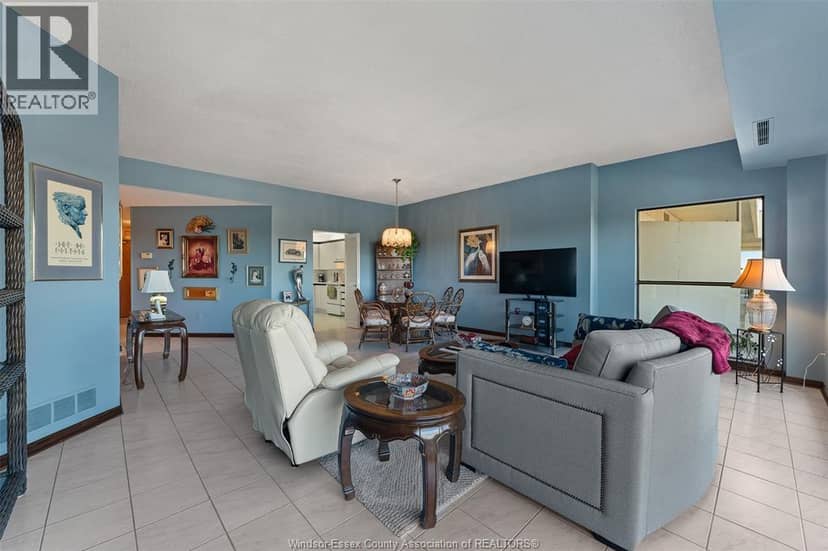 5151 Riverside Drive E — photo 11 of 35