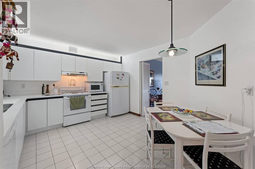 5151 Riverside Drive E — photo 16 of 35