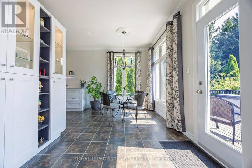 15 Augusta Crescent — photo 12 of 40