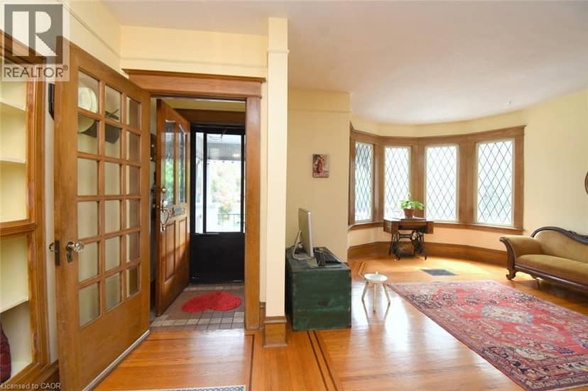 28 ST CLAIR Avenue — photo 6 of 40