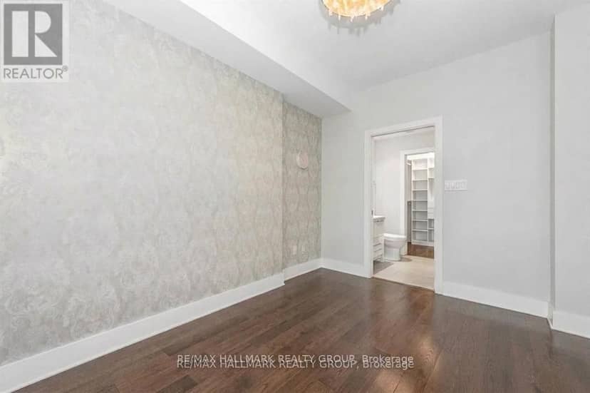 319 - 101 Richmond Road — photo 20 of 34