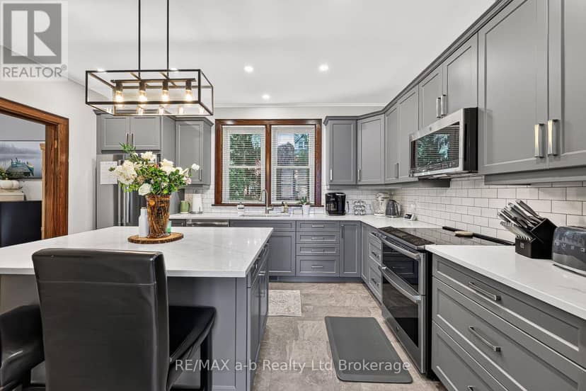 162 Graham Street — photo 11 of 27
