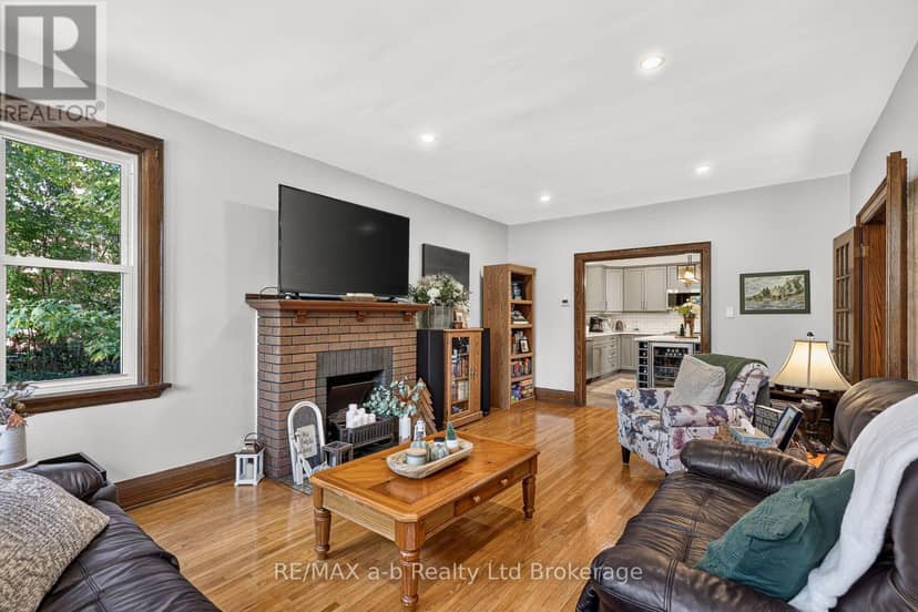 162 Graham Street — photo 9 of 27