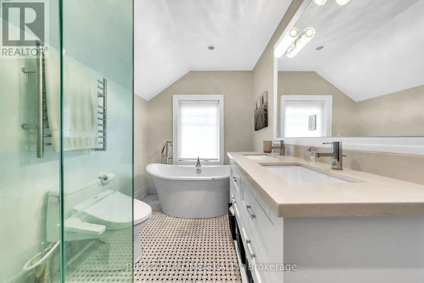 185 Soudan Avenue — photo 12 of 27