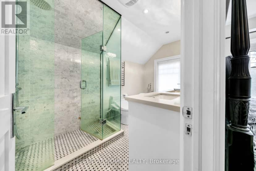 185 Soudan Avenue — photo 15 of 27