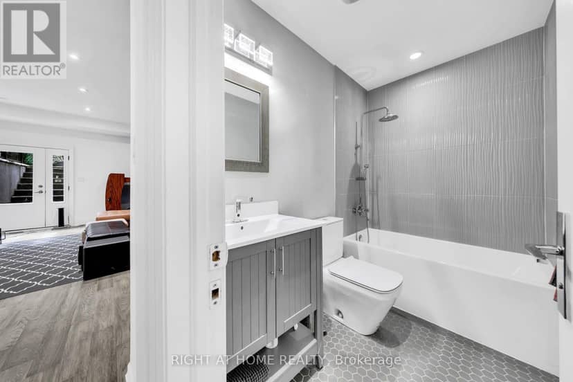 185 Soudan Avenue — photo 24 of 27