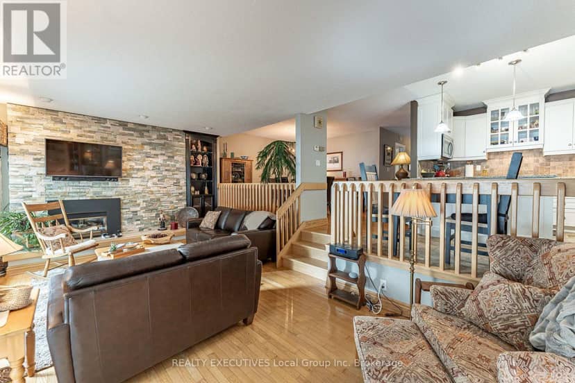 7 - 555 Main Street S — photo 14 of 40