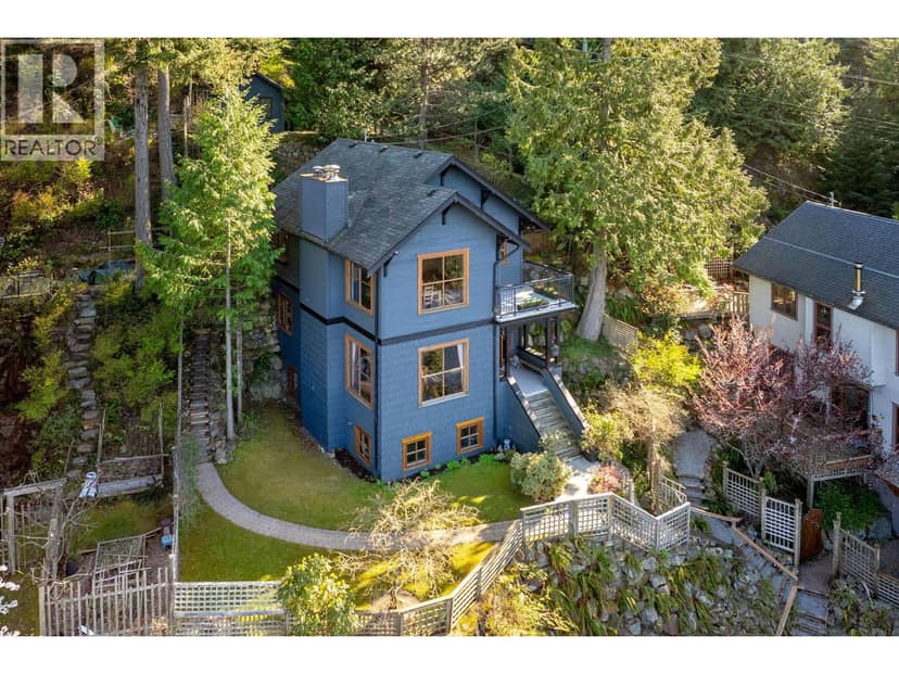 555 ROOCROFT LANE, Bowen Island