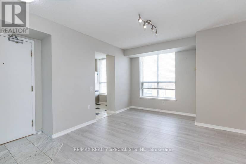 1309 - 21 Overlea Boulevard — photo 14 of 40