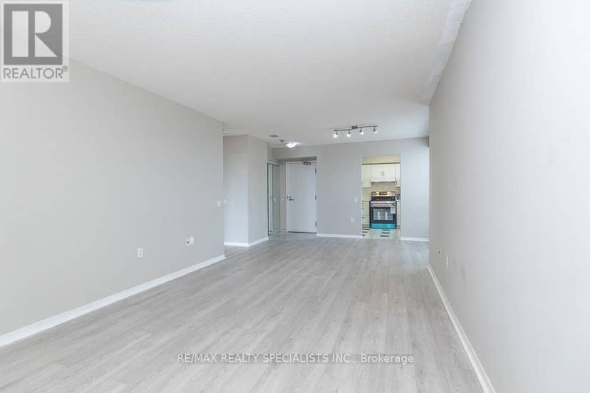 1309 - 21 Overlea Boulevard — photo 11 of 40