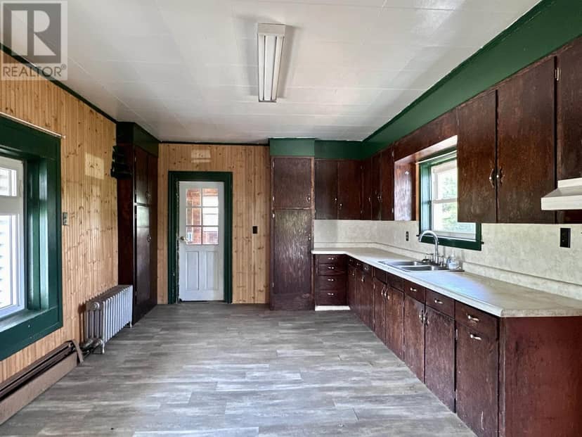 64 Latham Road — photo 6 of 21