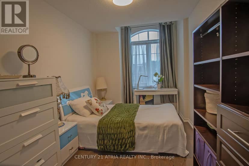 10951 Woodbine Avenue — photo 13 of 21