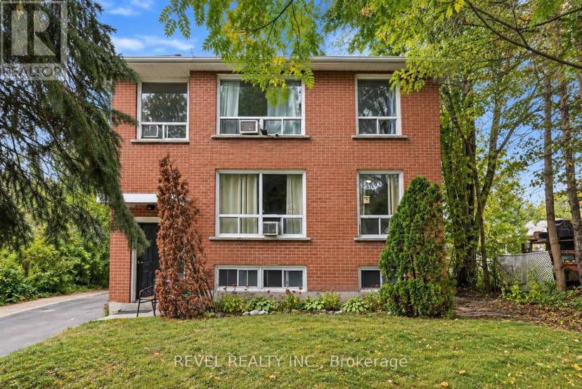 138 Innisfil Street — photo 2 of 12