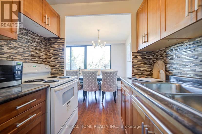 504 - 921 Midland Avenue — photo 4 of 26