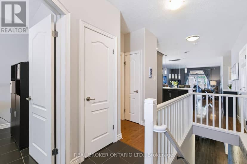 22 - 244 Dundas Street W, Brant, photo 4