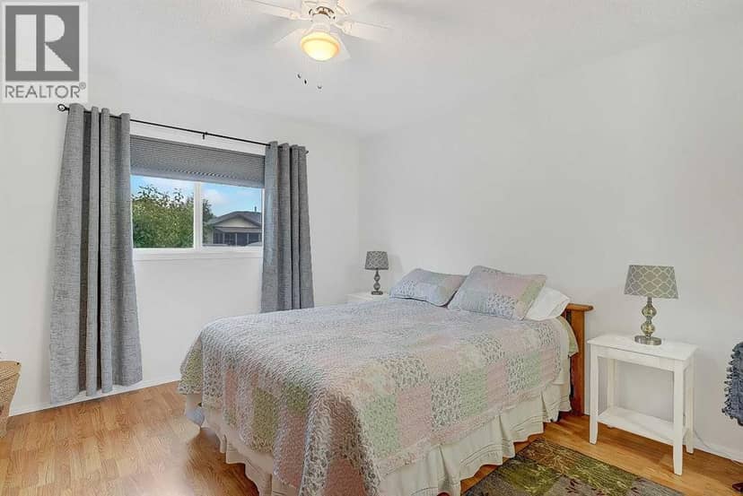 8935 105 Avenue — photo 17 of 30
