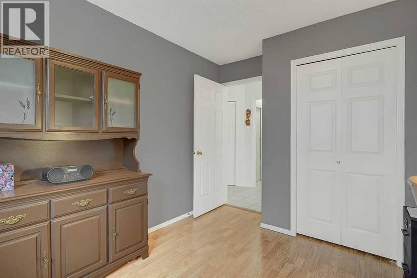 8935 105 Avenue — photo 16 of 30