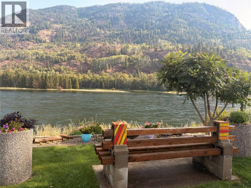 217 3RD Avenue, Castlegar, photo 4