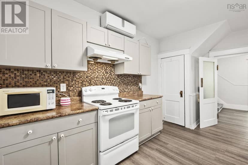 1684 Walnut Street — photo 10 of 30