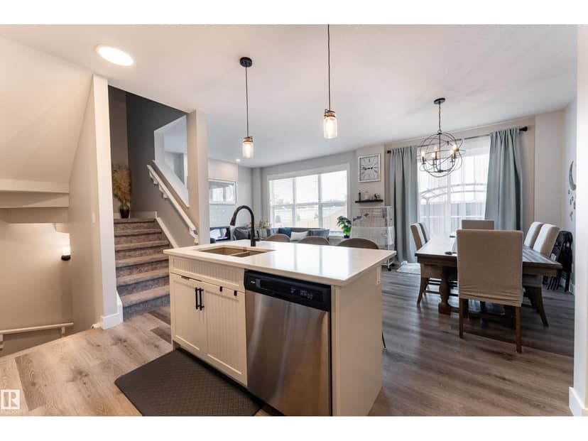 2824 152 AV NW, Edmonton, photo 2