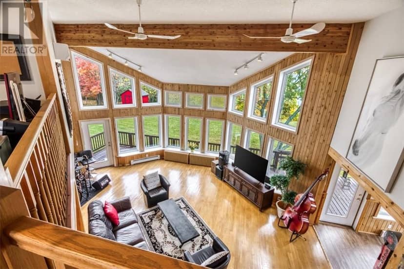 36 Fraser Street — photo 16 of 40