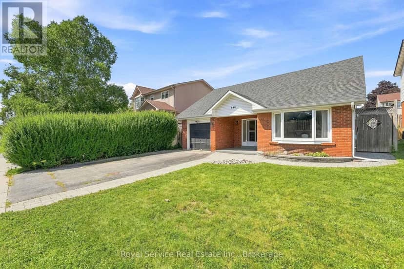 640 Hillcroft Street — photo 2 of 40