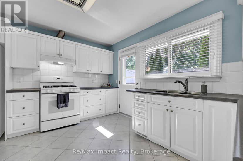 702 Westdale Court — photo 11 of 38