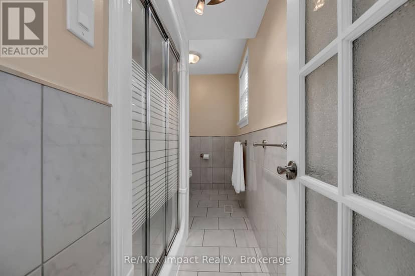 702 Westdale Court — photo 15 of 38
