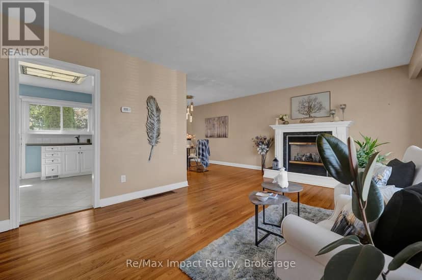 702 Westdale Court — photo 9 of 38