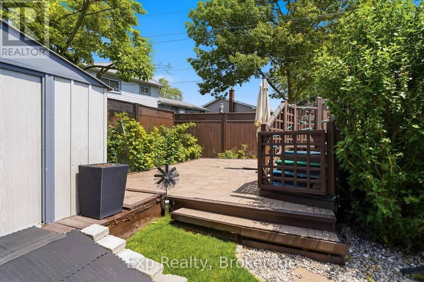 70 Tripp Boulevard — photo 40 of 40