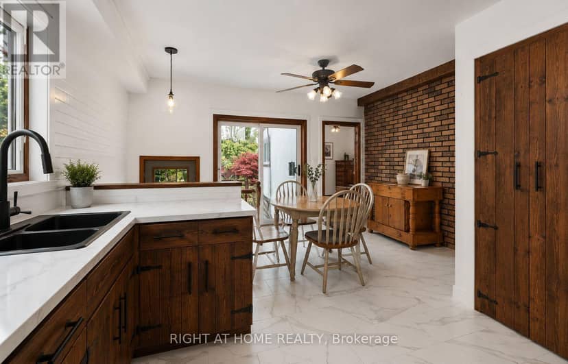 208 Ross Avenue — photo 11 of 33
