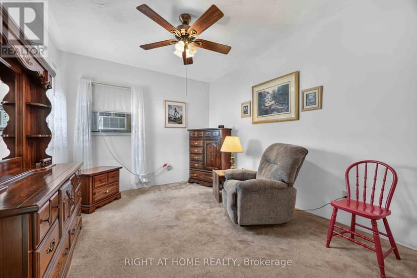 208 Ross Avenue — photo 14 of 33