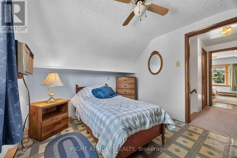 208 Ross Avenue — photo 17 of 33