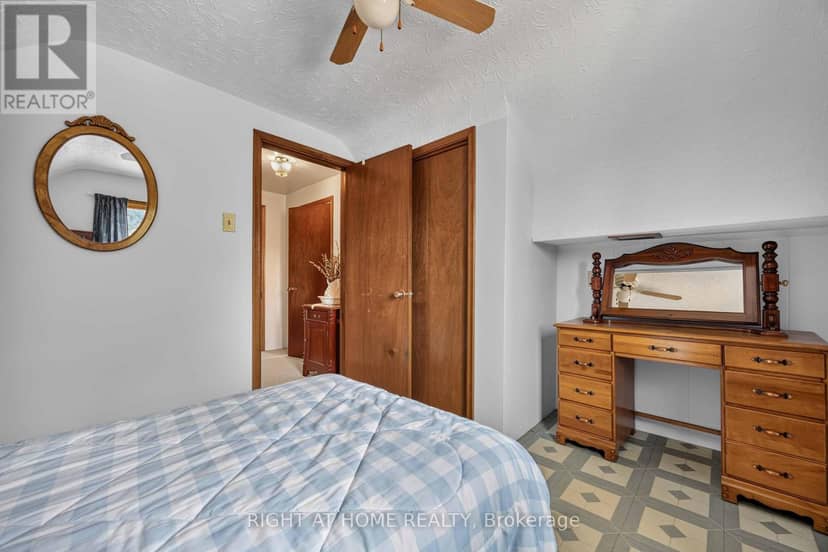 208 Ross Avenue — photo 19 of 33