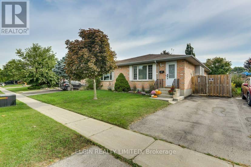 27 Carrie Crescent — photo 3 of 35