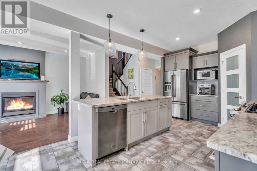 571 Freeport Street — photo 11 of 37