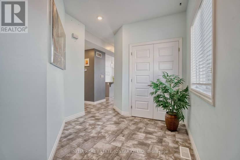 571 Freeport Street, London North, photo 3