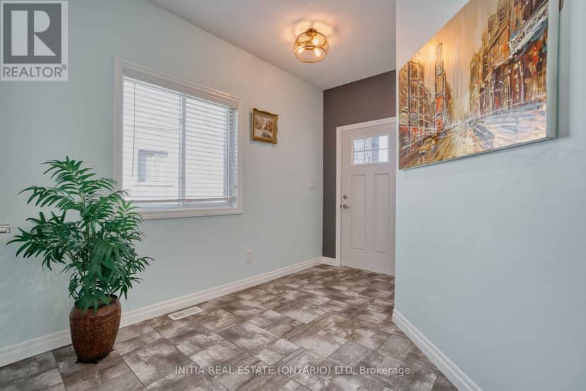 571 Freeport Street, London North, photo 4