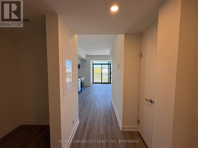326 - 350 Prince Charles Drive, Welland, photo 4