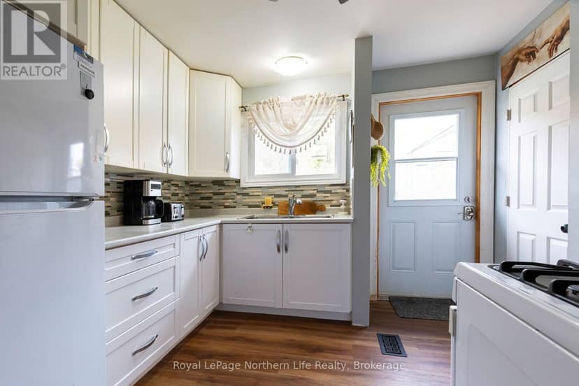 324 Main Street — photo 10 of 34